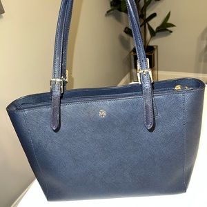 Tory Burch York Small Tote in Navy